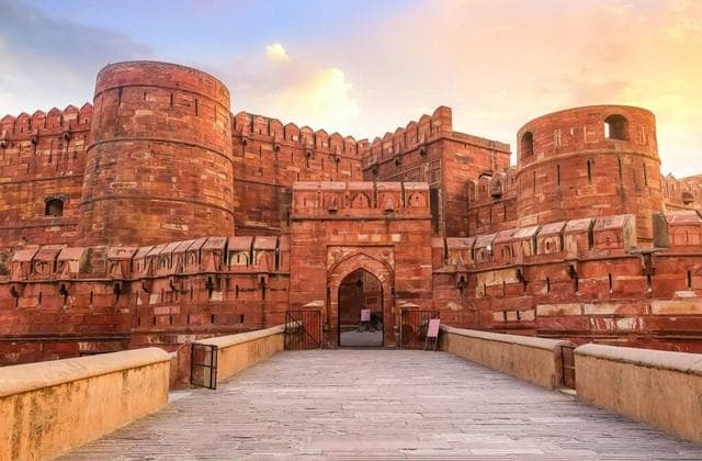 Day Trip to Taj Mahal, Agra Fort & Baby Taj from Delhi hero (real)