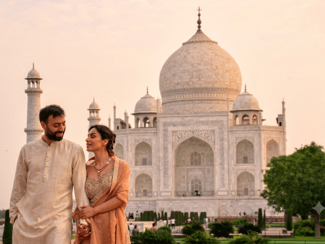 Day Trip to Taj Mahal, Agra Fort & Baby Taj from Delhi