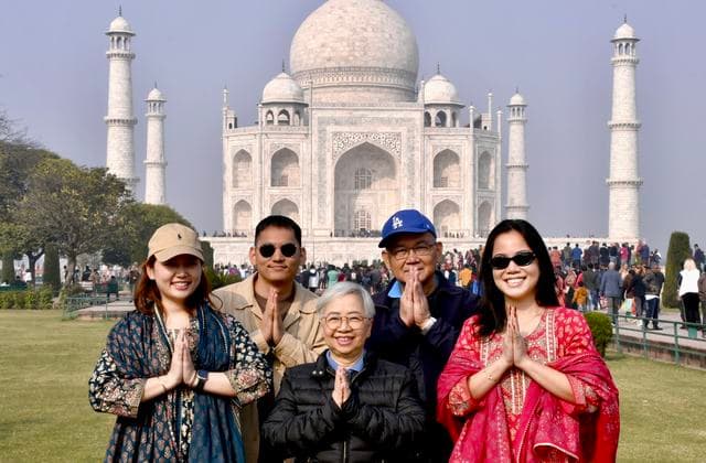 Taj Mahal Same Day Tour by Car hero (real)